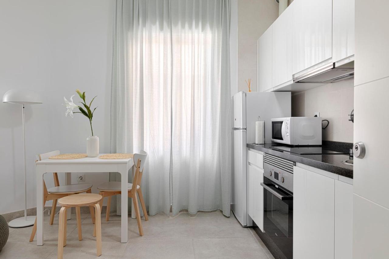 Homeabout Juan De Austria Apartments Малага Екстер'єр фото